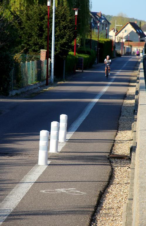 En Bord De Seine Panzió Duclair Kültér fotó