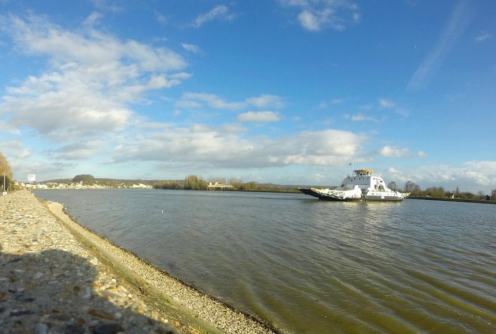 En Bord De Seine Panzió Duclair Kültér fotó